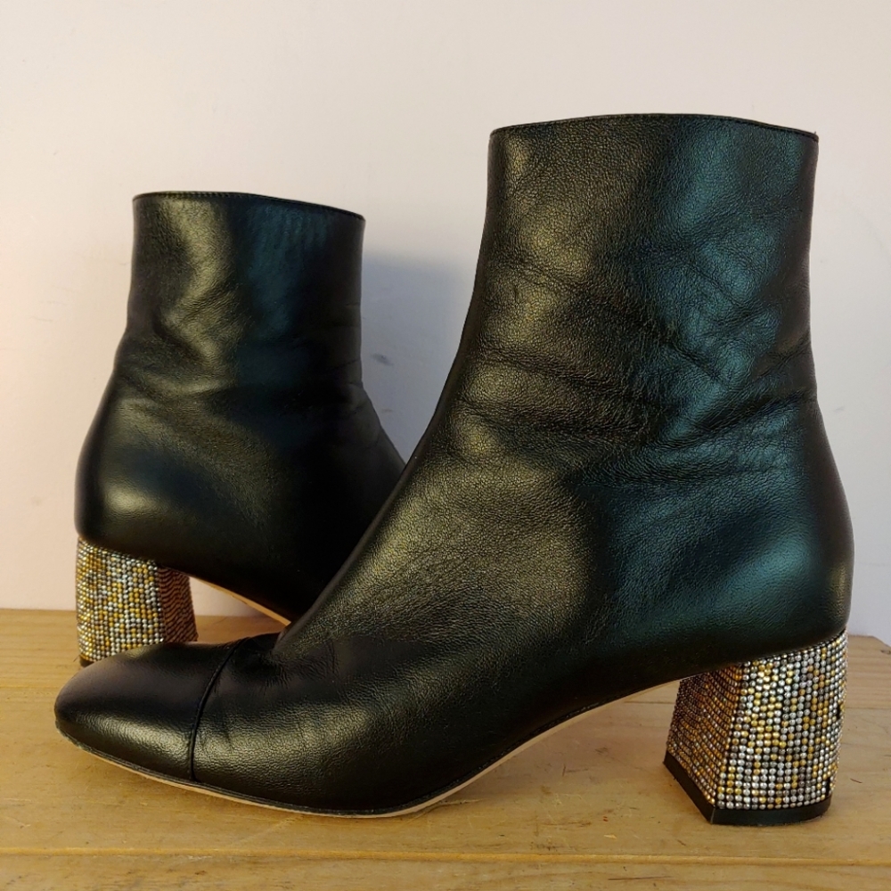 BALLY Switzerland studded black leather ankle boots size 7 US made in Italy